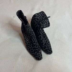 Apostrophe Women’s Black/Grey Leopard Print Ankle Boots